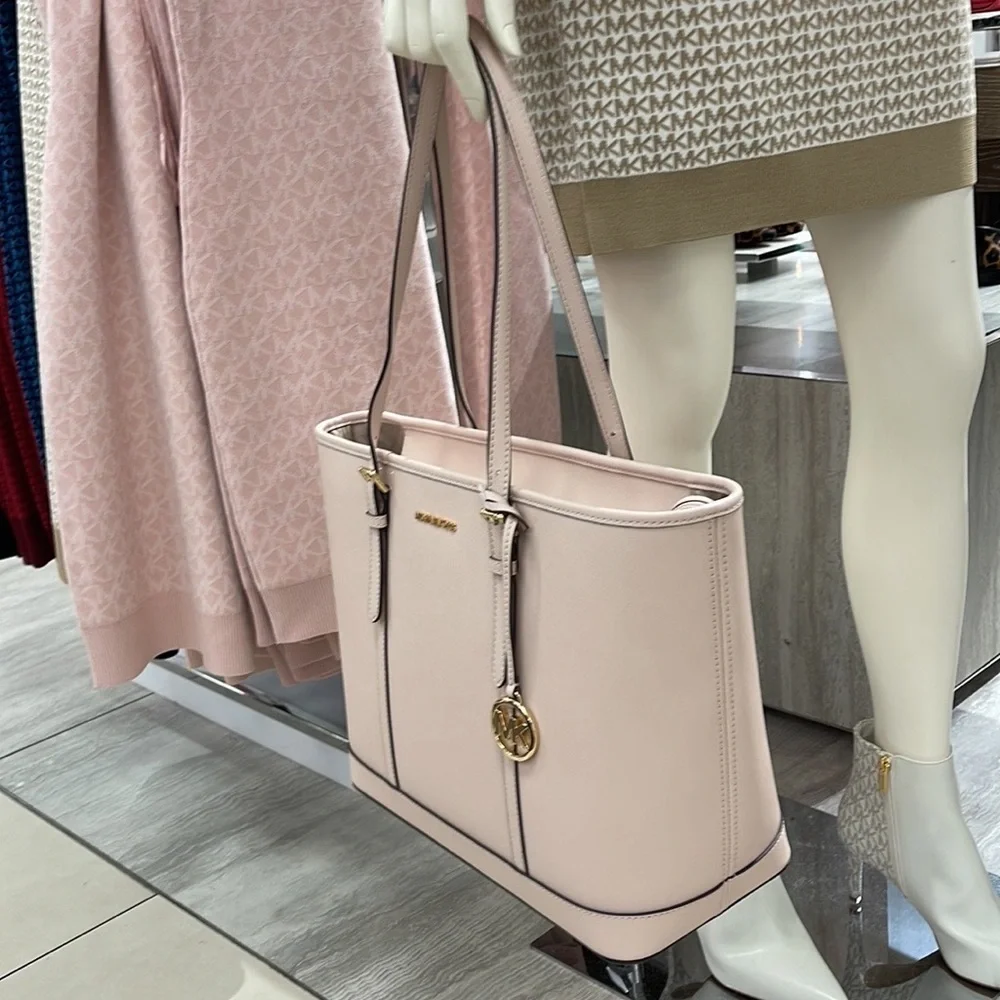 MICHAEL KORS
Jet Set Travel Lg Top Zip Shoulder Tote Saffiano Lthr
Powder Blush - Picture 10 of 16